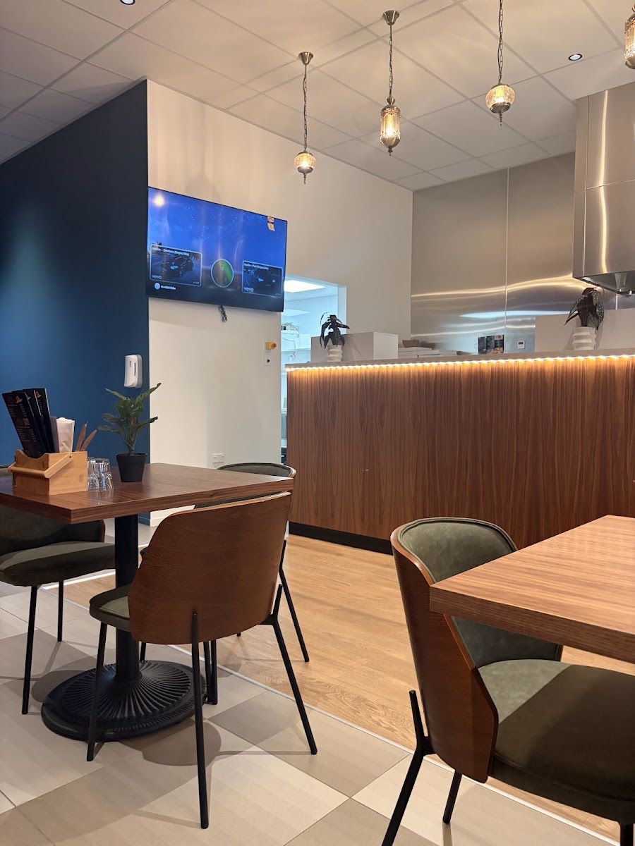 The counter and dining room in Lincoln
